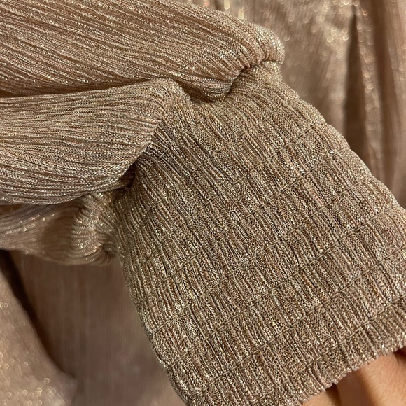 BCBGMAXAZRIA TOP - Picture 2 of 7